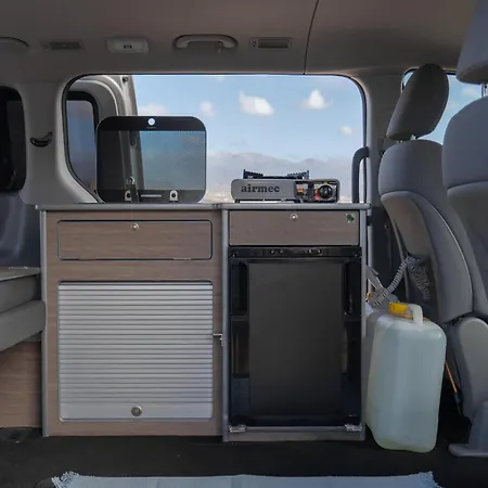 Macaronesia Campervan مكان تخييم